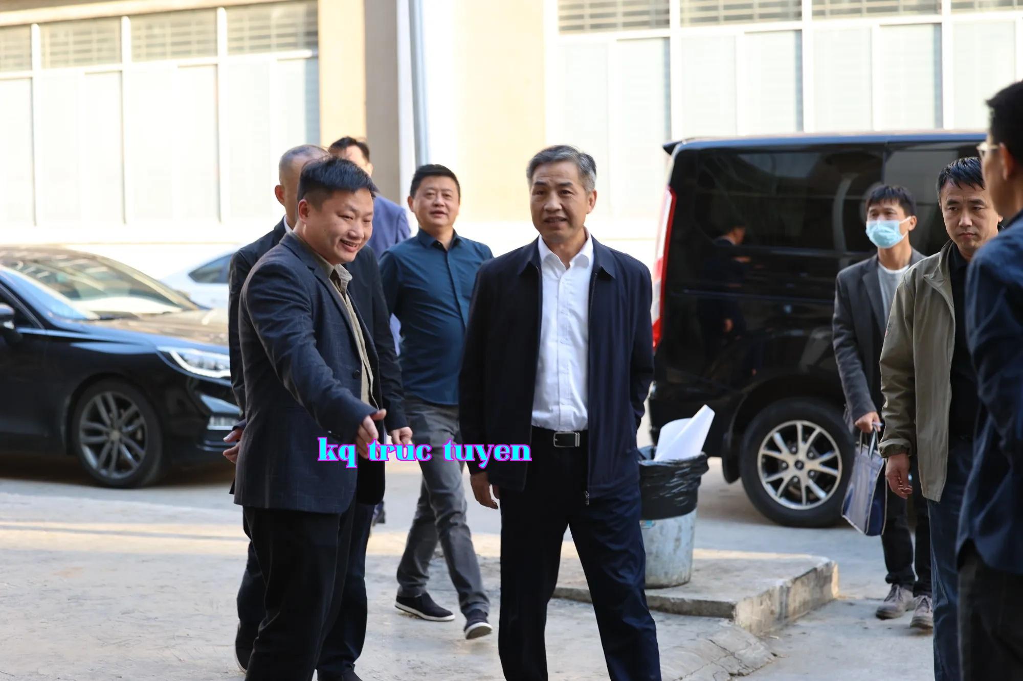 Ngày 13 tháng 10, đoàn lãnh đạo gồm Phó Chủ tịch Ngô của Ủy ban Quản lý Khu Phát triển Khoa học và Công nghệ Nam Xương đã đến thăm công ty chúng tôi